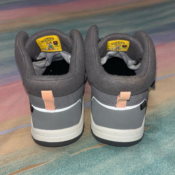 Keen Waterproof Leather Snow Boots Gray 100g Insulation Kids Size 3 - Picture 6 of 10
